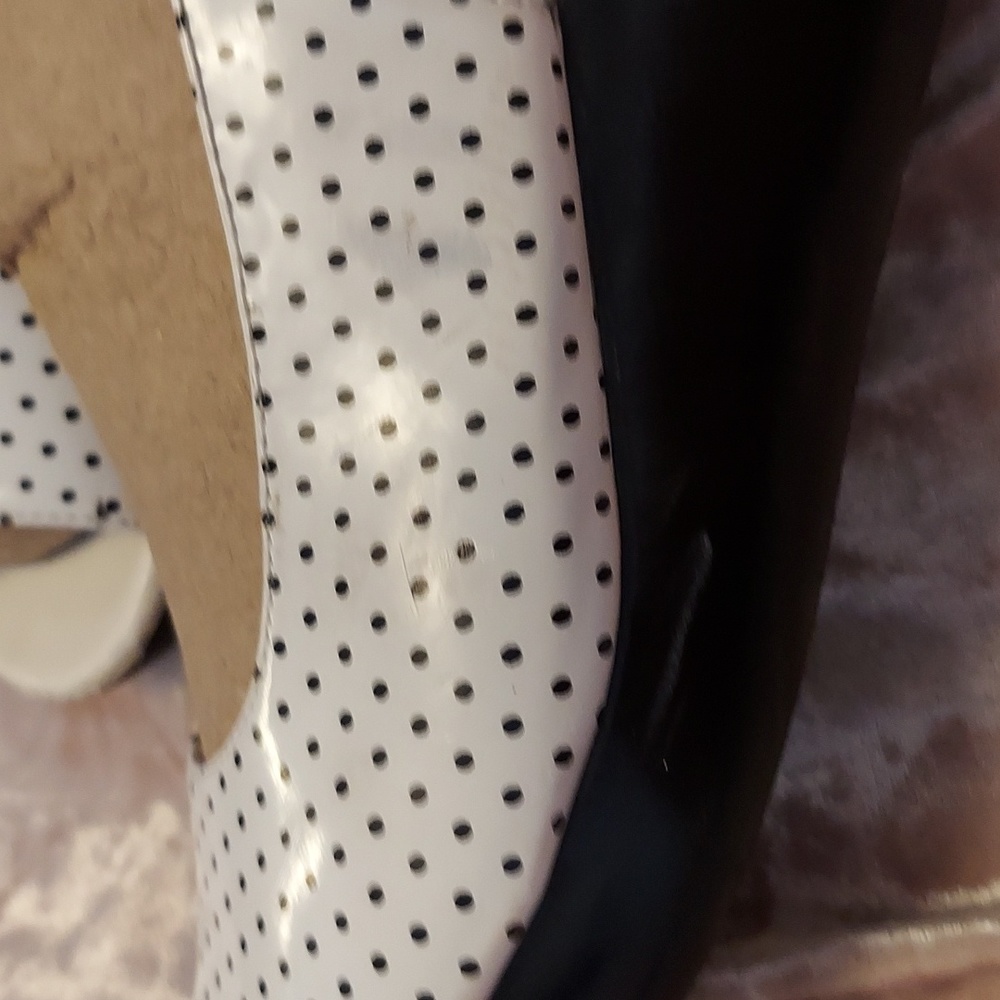 Shoes - Picture 6 of 6